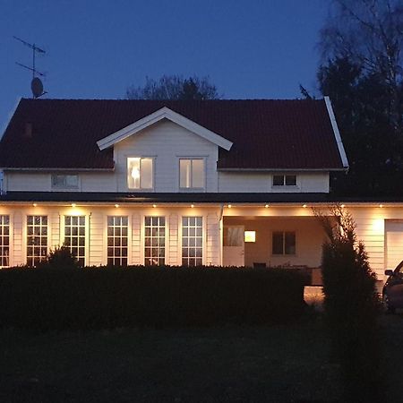 Landvetter Airport B&B And Parking Harryda Экстерьер фото